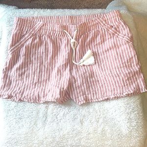 Ruffle hem Pink and white with drawstring shorts